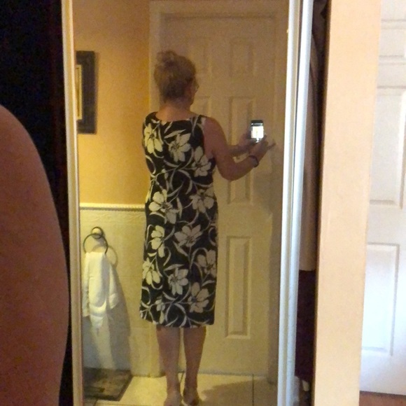 Floral Jersey Day Dress - Picture 4 of 10